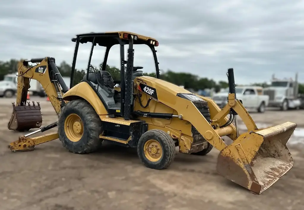 2013 CATERPILLAR 420F 4x2