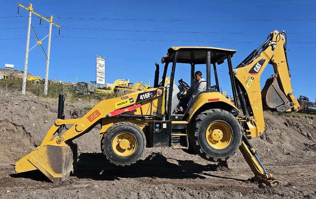 2017 CATERPILLAR 416F2 4x4