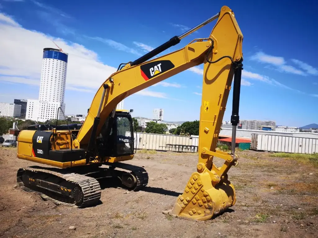 2014 CATERPILLAR 320D2