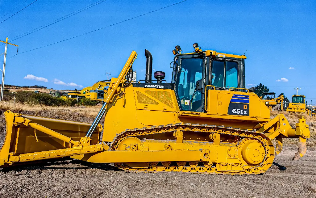 2018 KOMATSU D65EX-16