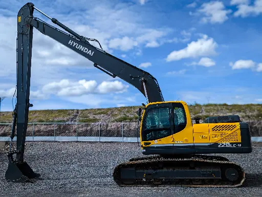 2022 HYUNDAI R220LC-9SB Uso: 15 hrs