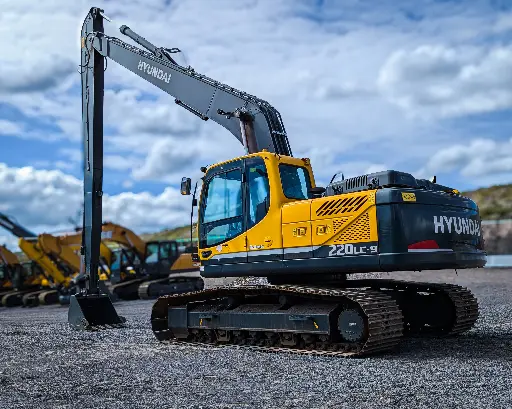 2023 HYUNDAI R220LC-9SB Uso: 2,480 hrs