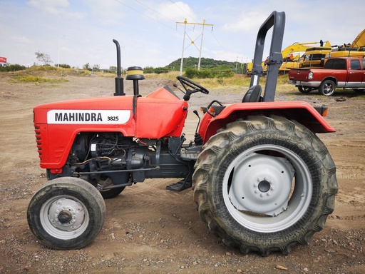 [M-673] 2008 MAHINDRA 3825 2WD