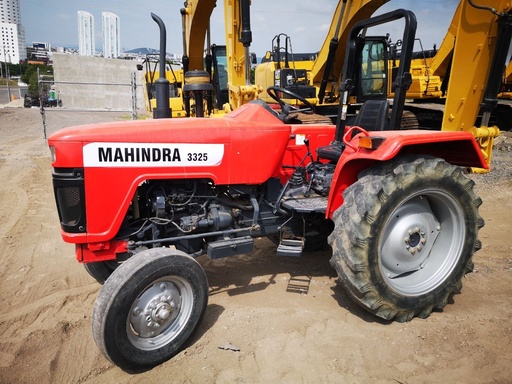 [M-678] 2004 MAHINDRA 3325